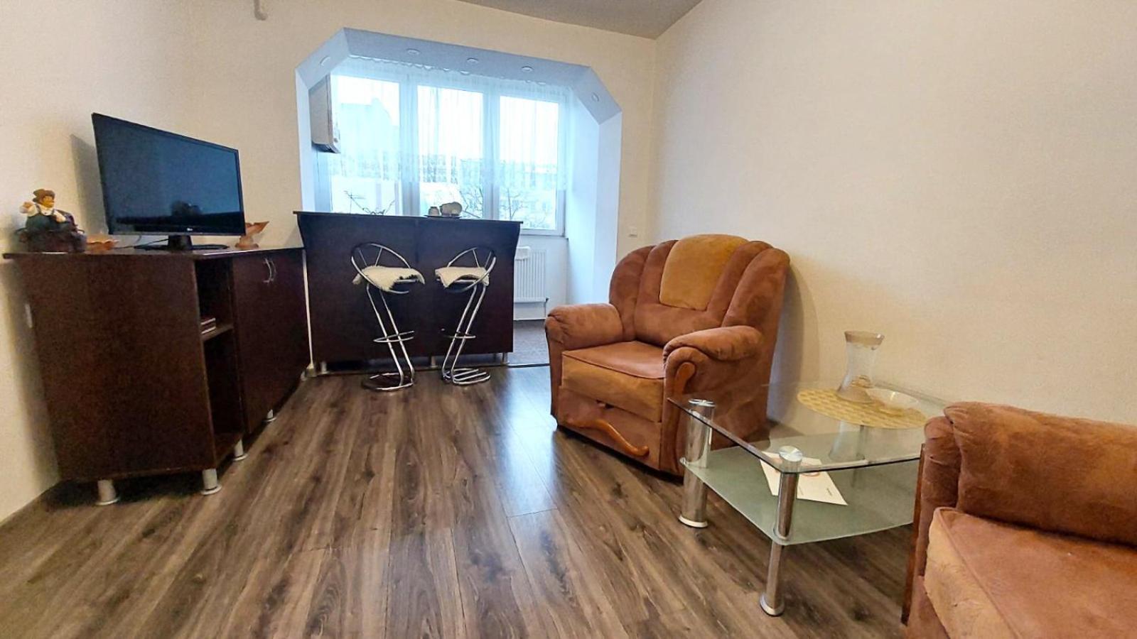 The Home Хунедоара Екстериор снимка