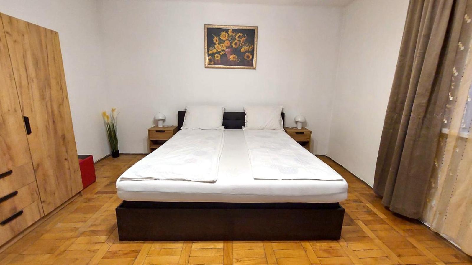 The Home Хунедоара Екстериор снимка