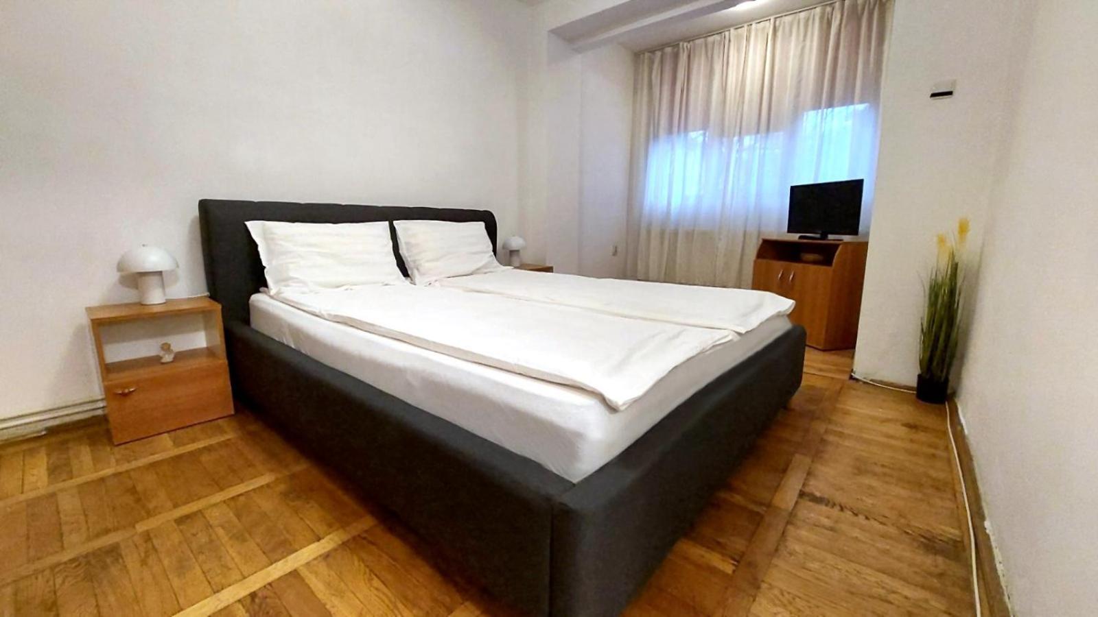 The Home Хунедоара Екстериор снимка